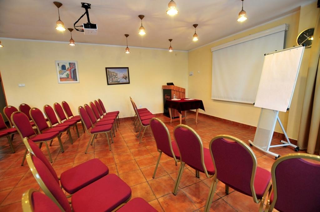 Hotel Lorenzo Krakow Bagian luar foto