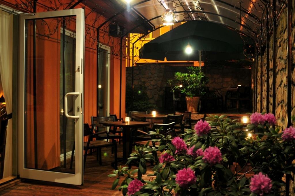 Hotel Lorenzo Krakow Bagian luar foto