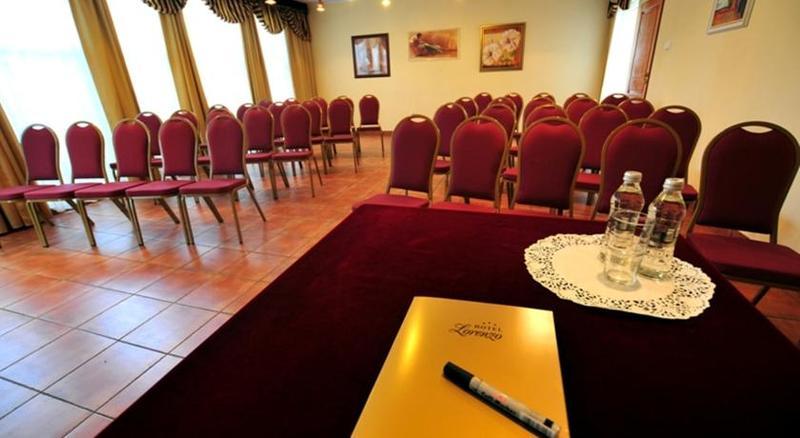 Hotel Lorenzo Krakow Bagian luar foto
